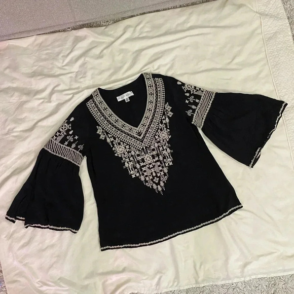 Chelsea and Theodore women black embroidered 3/4 bell sleeves whimsigoth blouse - Picture 8 of 13